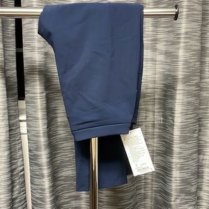Brand new lulu lemon on the move pant